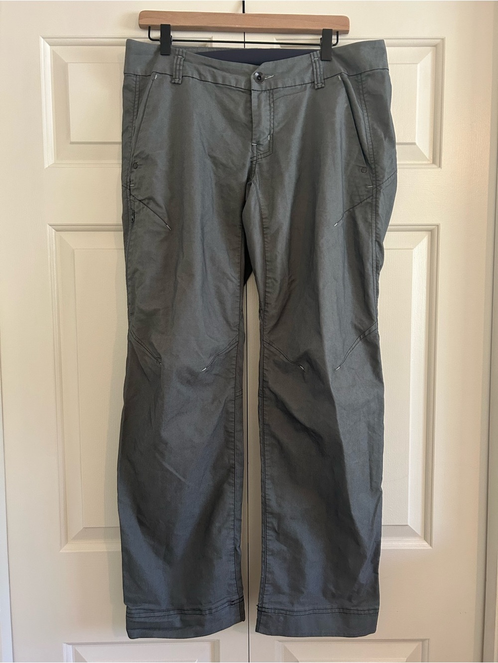Arc'teryx Women’s Trim Fit Outdoor Hiking Climbing Gray Cargo Pants, Size 12